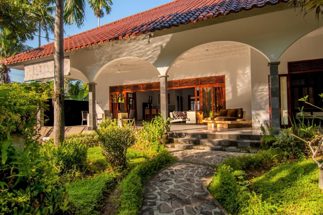 Villa Kelapa โลวินา ภายนอก รูปภาพ