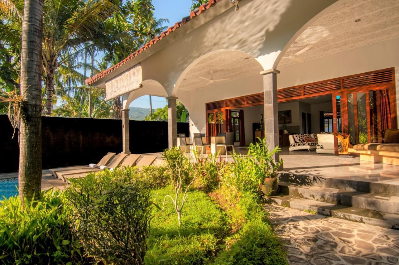 Villa Kelapa โลวินา ภายนอก รูปภาพ